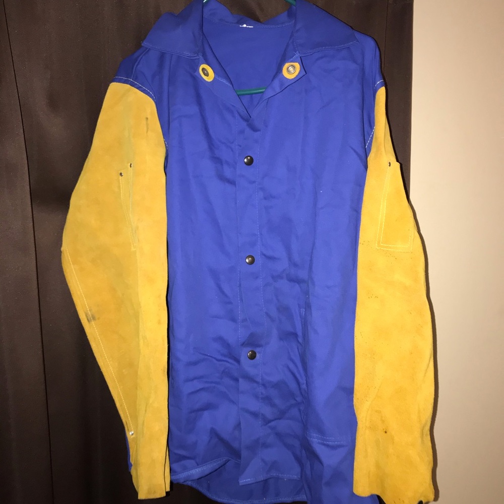 Welding jacket and gloves